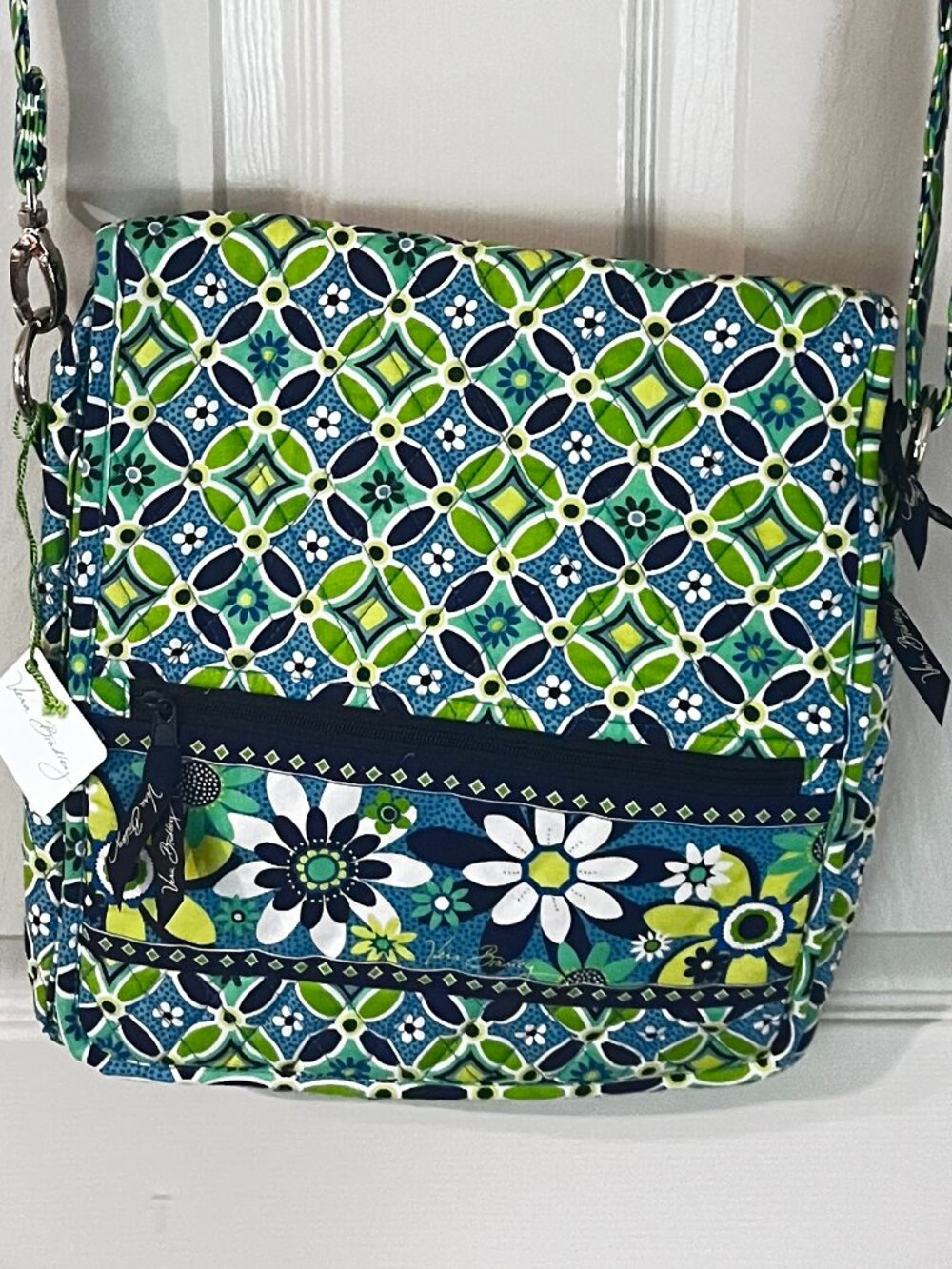 Vera Bradley Daisy Daisy Mailbag - Brand New